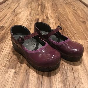 Girls Dansko shoes size 33